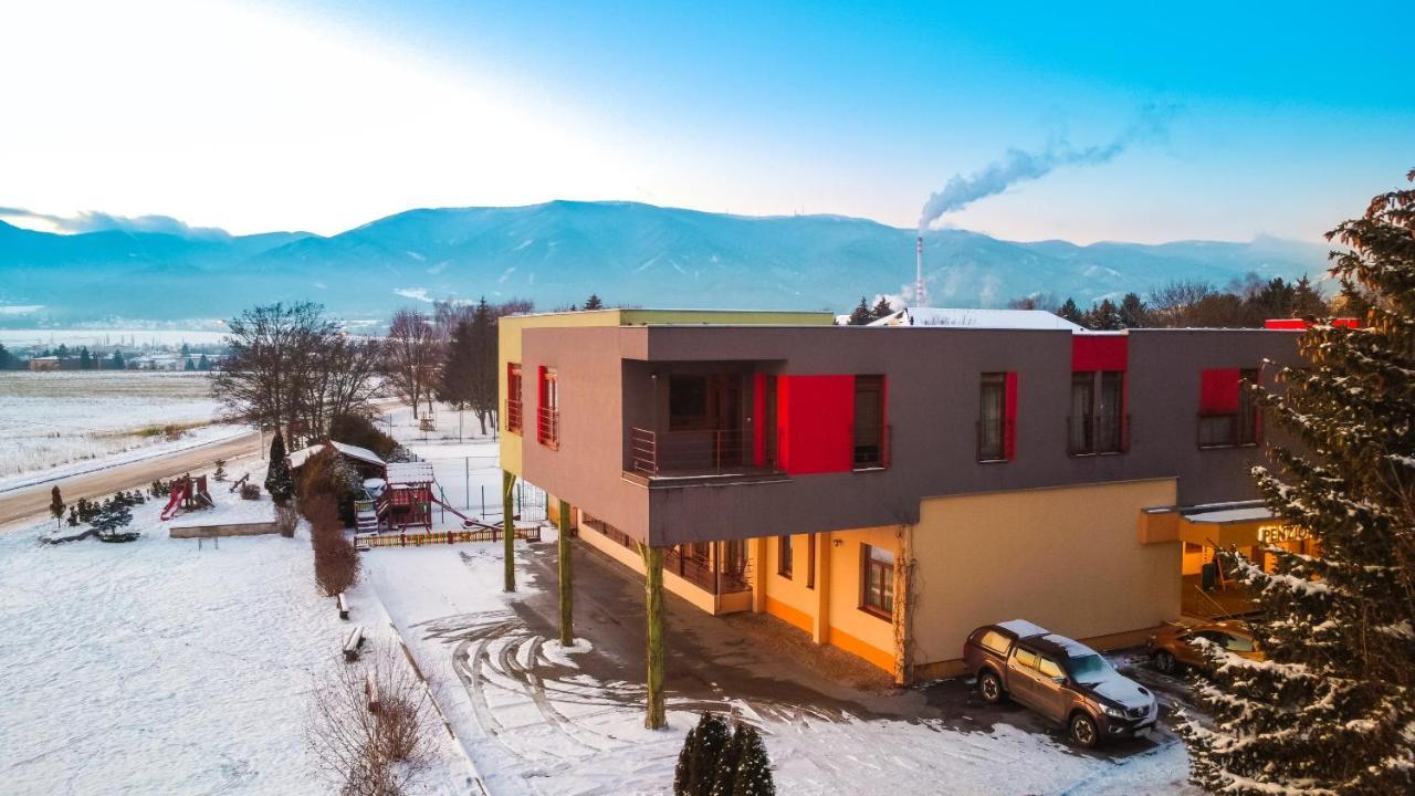 Penzion Ladoven Skvela Kuchyna A Rodinna Atmosfera Martin Exterior foto
