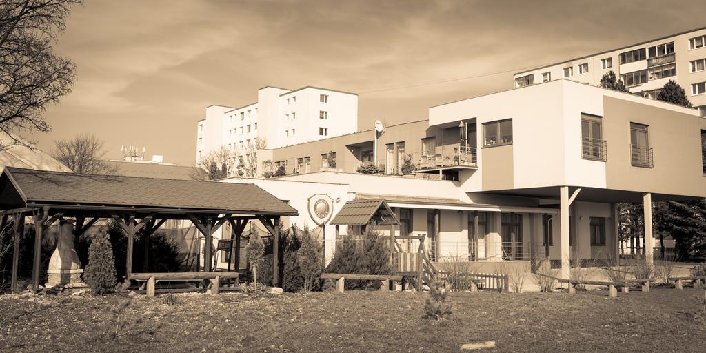 Penzion Ladoven Skvela Kuchyna A Rodinna Atmosfera Martin Exterior foto